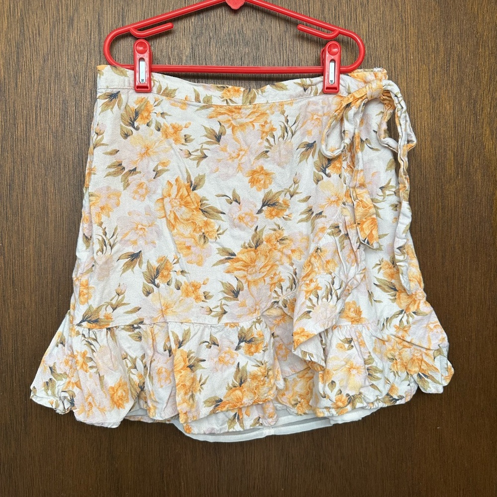 American Eagle Outfitters Floral Mini Skirt in Cream and Orange